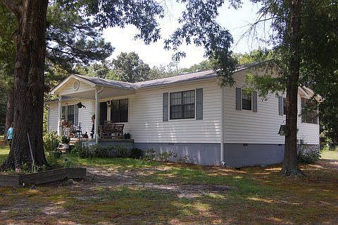 Great price on a wonderful Country Home of Your Own!