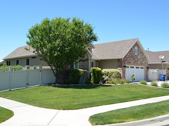 2nd image of 1106 S Banbury Dr