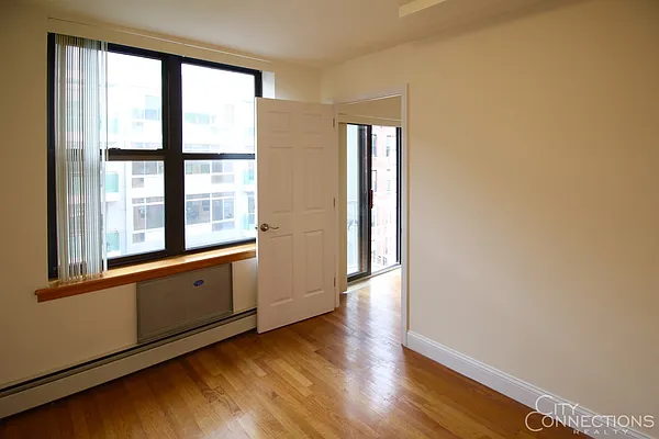 Rented by City Connections Realty | media 7