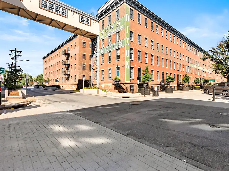 186 Wayne St #425D — Photo 37