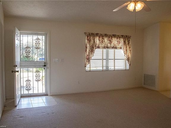 3rd image of 3253 Lake Hill Dr