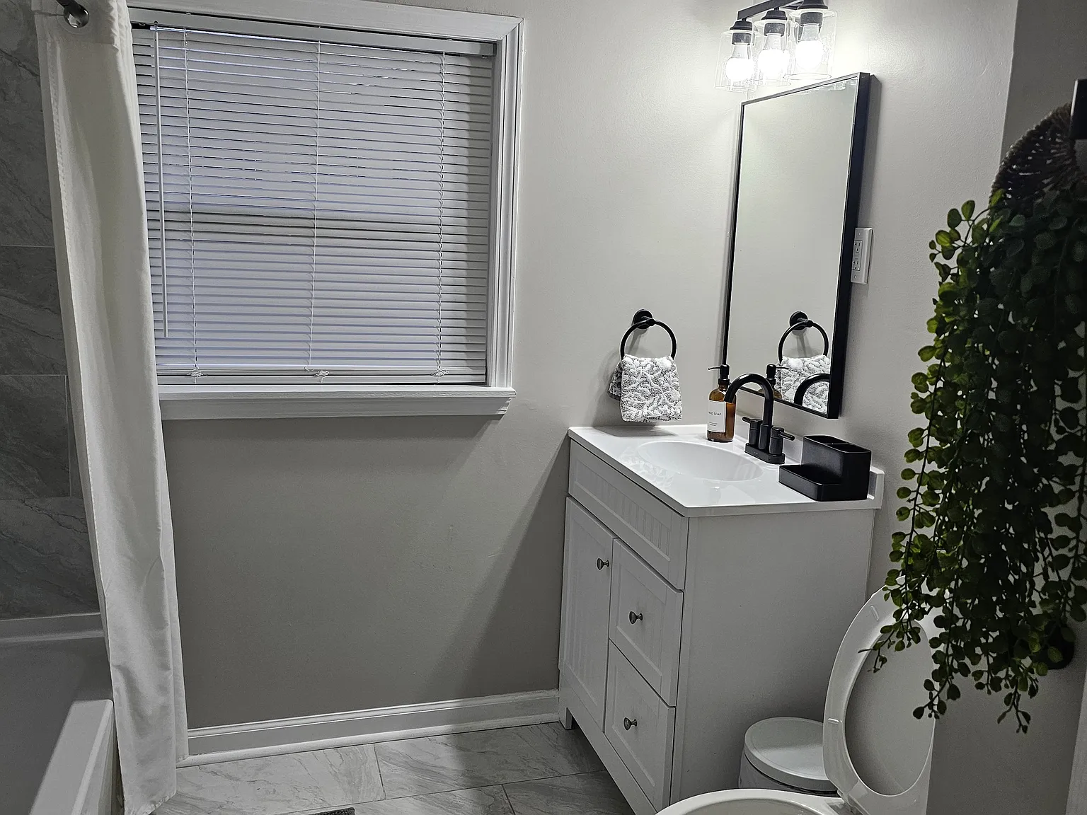 3 bed, 1347 sqft, $3,800 — Photo 3