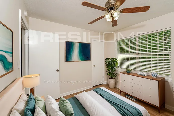 6812 Markham Dr — Photo 10