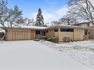 610 Warwick Rd, Deerfield, IL 60015