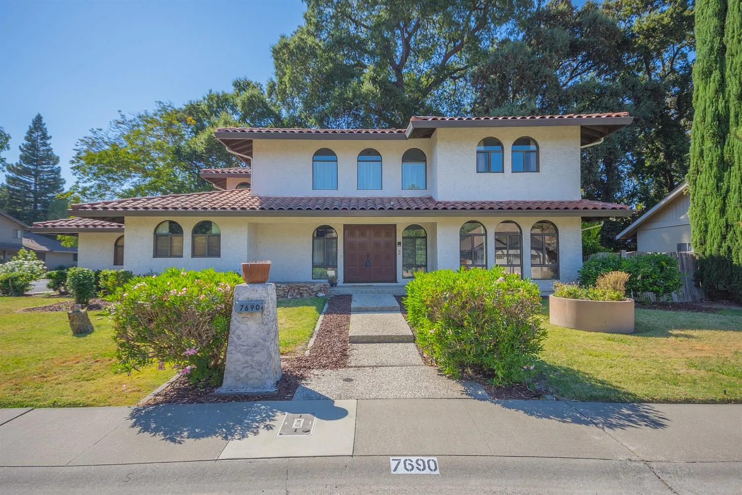 7690 Del Oak Way photo 1