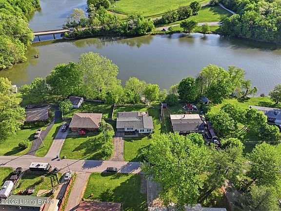 2nd image of 826 Bass Ln