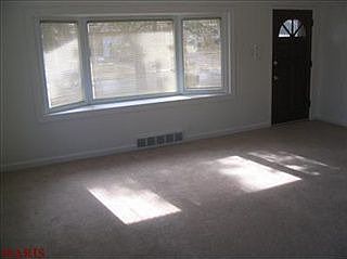 2nd image of 1059 Donnell Ave