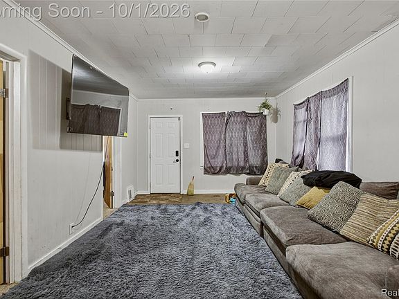 2nd image of 82 Forest St