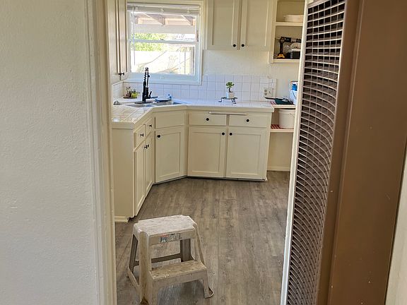 3rd image of 2149 W Lincoln Ave #6