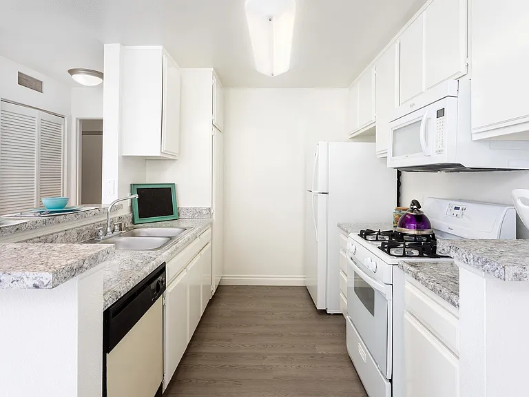 Lassen Village Apartments — Photo 9
