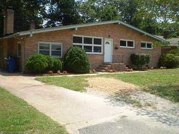 1st image of 10 Lynn Dr