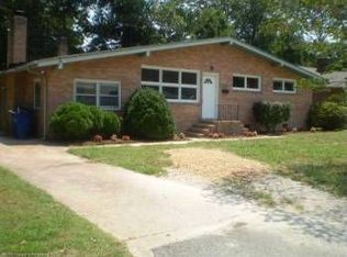 10 Lynn Dr, Newport News, VA 23606