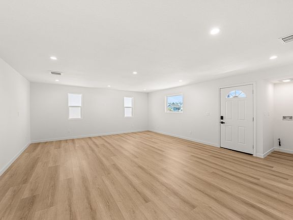 3rd image of 4700 S Gramercy Pl #4702-1/2