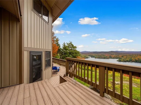 136 Tee O Wana Rd, Old Forge, NY 13420