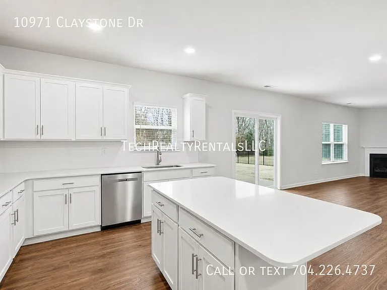 10971 Claystone Dr — Photo 6