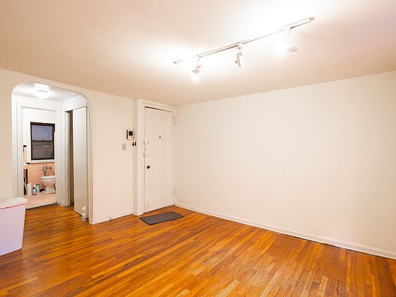 3rd image of 212 Sullivan St #5B