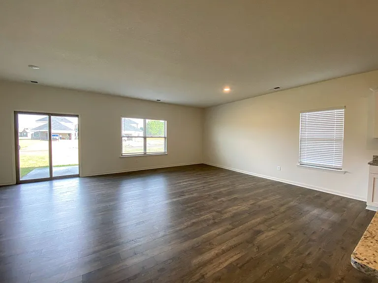 195 Daisy Dr — Photo 5