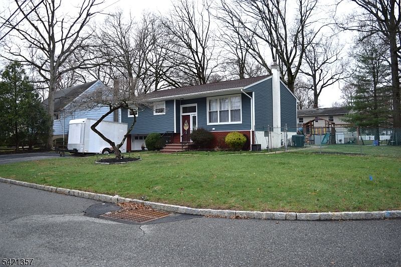 1st image of 50 Auburn Rd