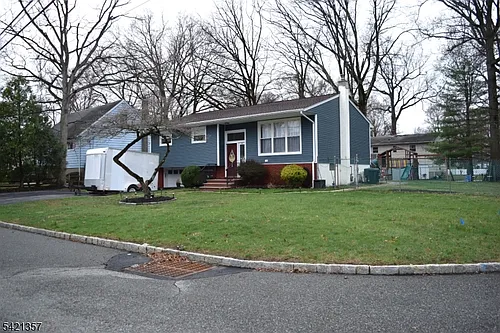 50 Auburn Rd Photo 1