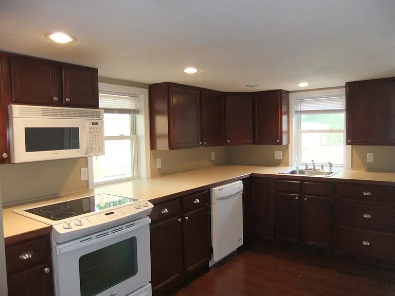 460 Pond St #REAR — Photo 3