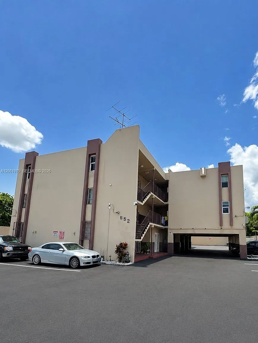 River Villas Condo — Photo 1