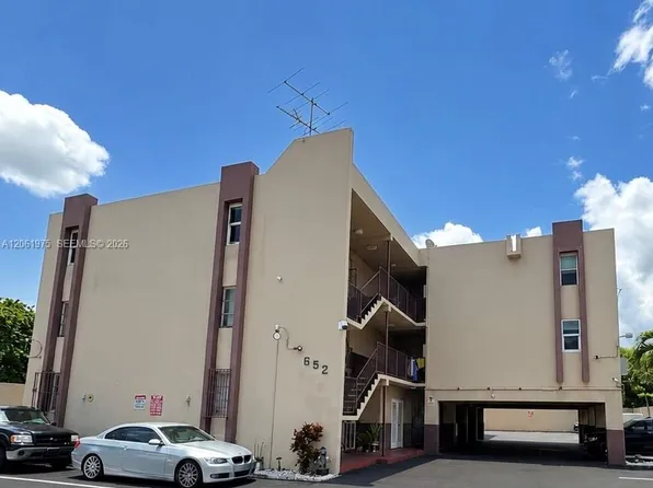 652 NW 3rd St, Miami, FL