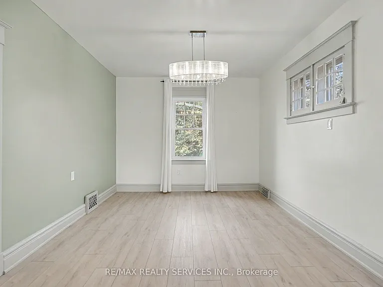 39 Fielden Ave — Photo 4