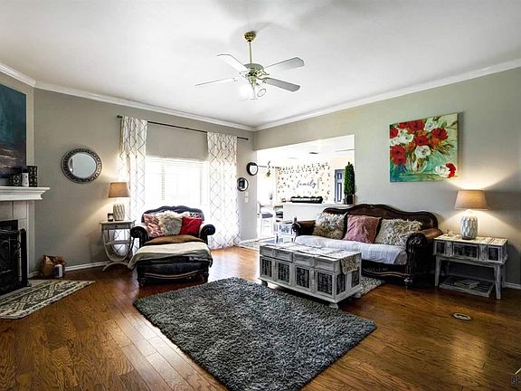 4th image of 1808 Edgewater Trl