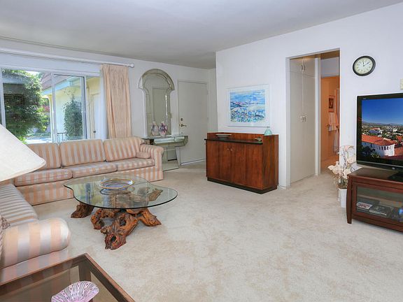 3rd image of 18 La Cumbre Cir