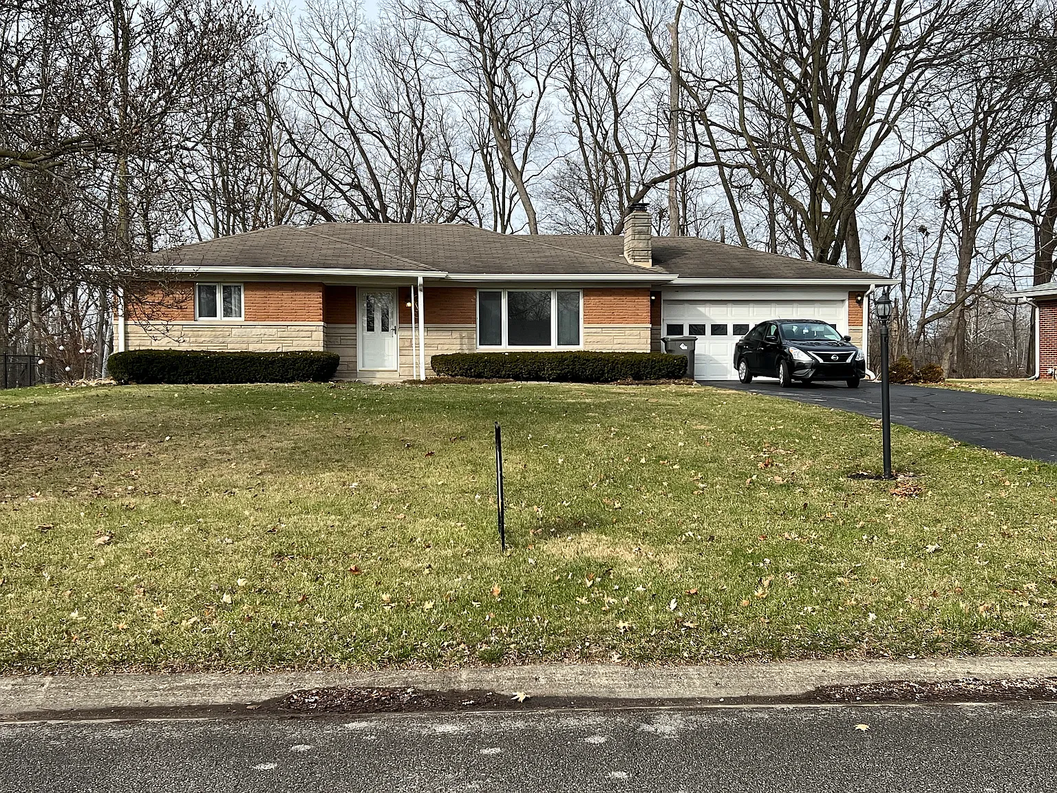 2226 Redfern Dr photo 1