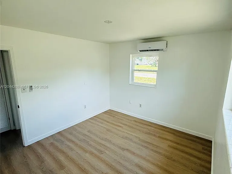2423 Jeffcott St #1 — Photo 7