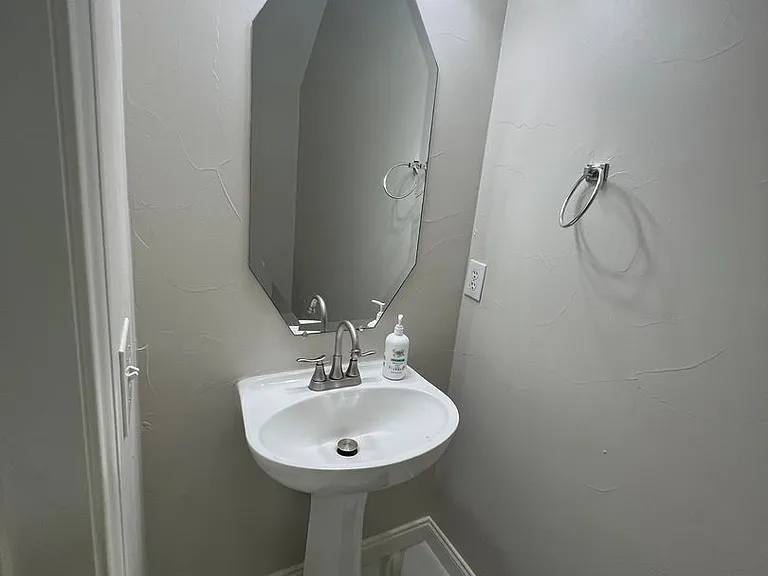 2505 Hunters Run Dr — Photo 45