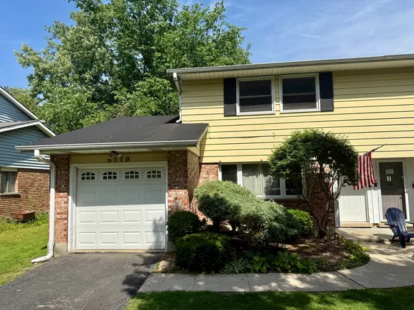 6119 Lane Pl, Downers Grove, IL 60516