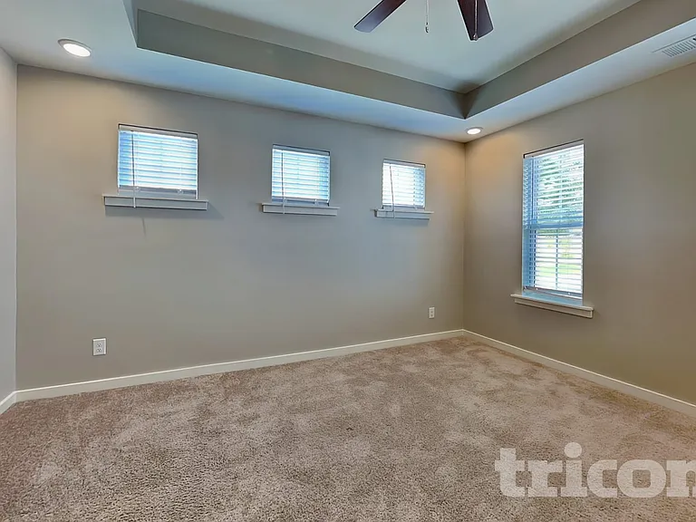 13869 Hill St — Photo 8