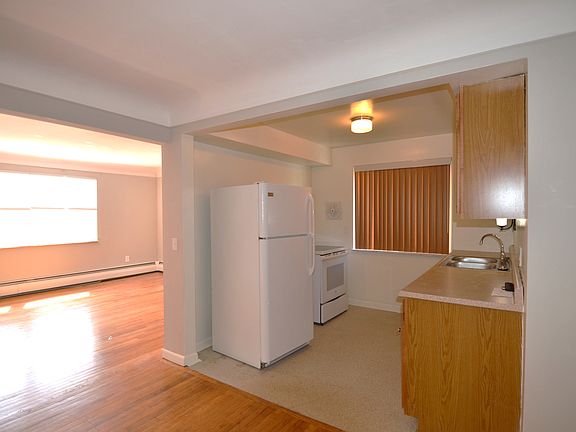 4th image of 3230 Blueacres Dr