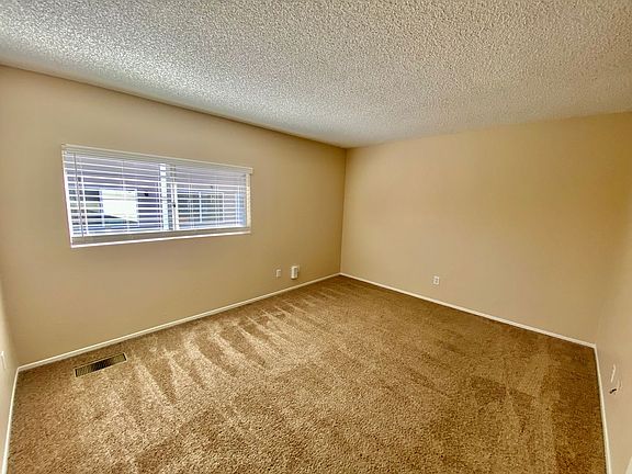 4th image of 3374 31st St APT 4
