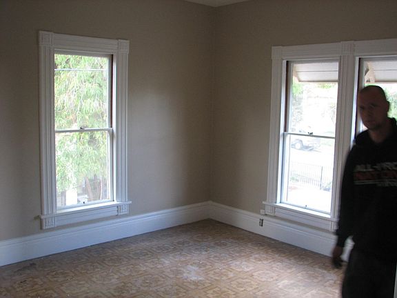 4th image of 1393 N Marengo Ave Unit D