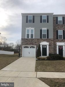 42 Village Green Ln, Sicklerville, NJ, 08081
