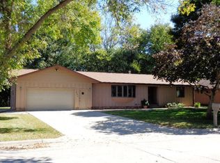 337 Country Club Dr, Fort Dodge, IA 50501