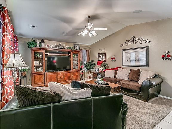 4th image of 1020 SW 156th St