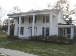 211 McLean St, Burkeville, VA 23922