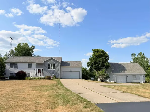9094 Hill Rd, Swartz Creek, MI 48473