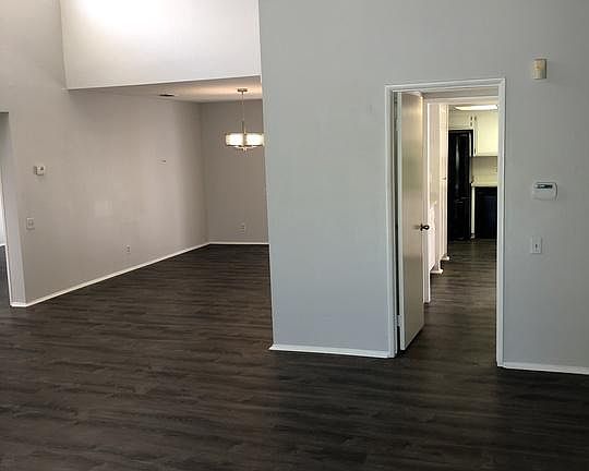 4th image of 2038 Normandy Ct