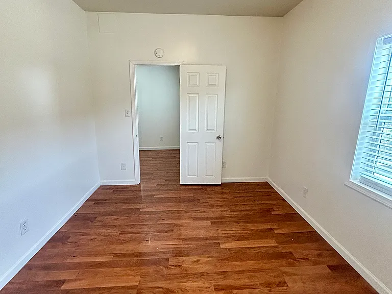604 W Augusta Ave #3 — Photo 7