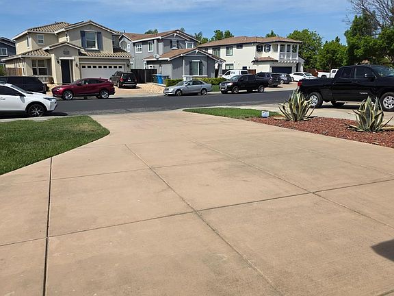 4th image of 1043 Parkside Dr