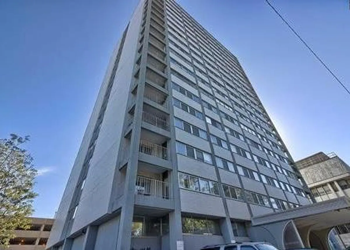 Building Photo - 1520 Senate St #48