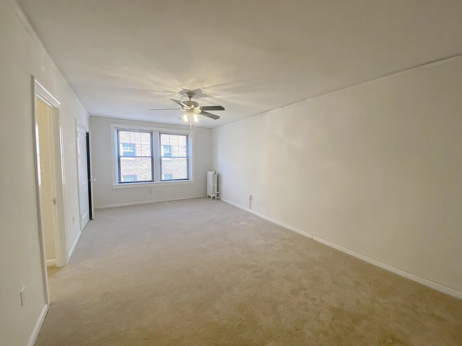 St. Regis Apartments — Photo 1