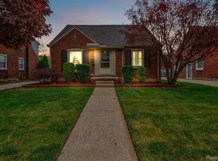 3164 Willow St, Dearborn, MI 48124