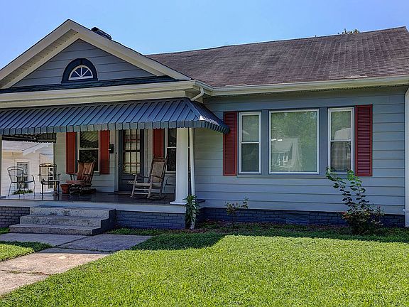 2nd image of 1503 W Friendly Ave