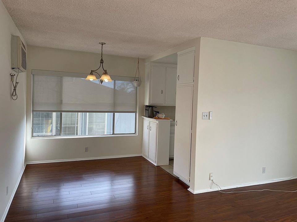 1st image of 1118 Glenville Dr APT 105